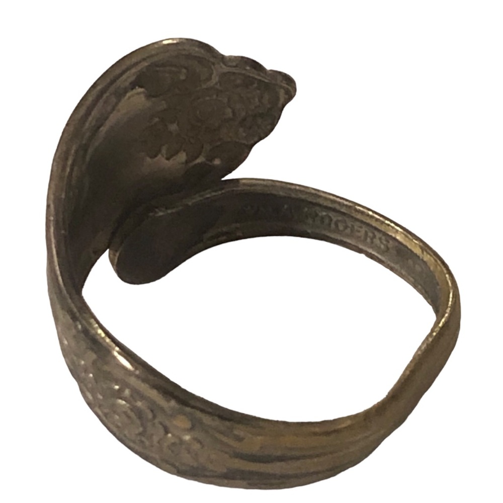 W.M. Rogers Silverware Ring size 7 - Picture 9 of 10